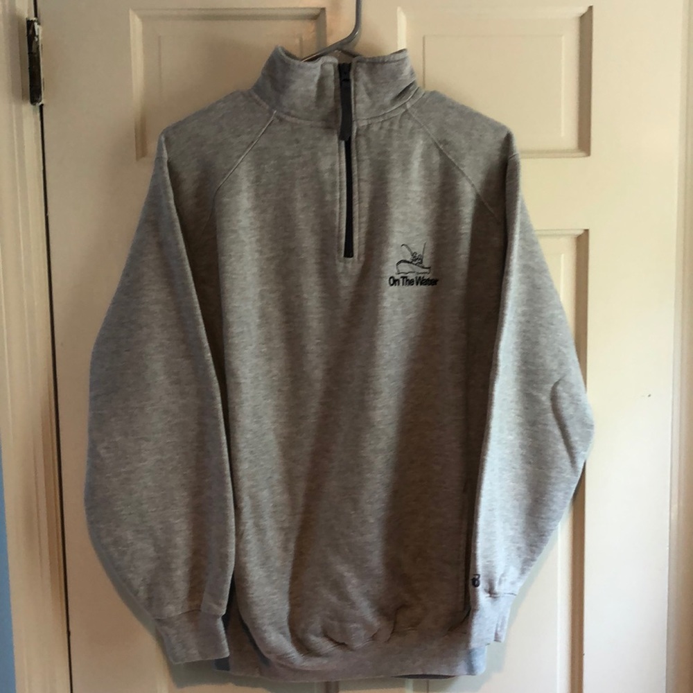Men’s 1/4 zip Sweatshirt w/ “In the Water” logo Sz M